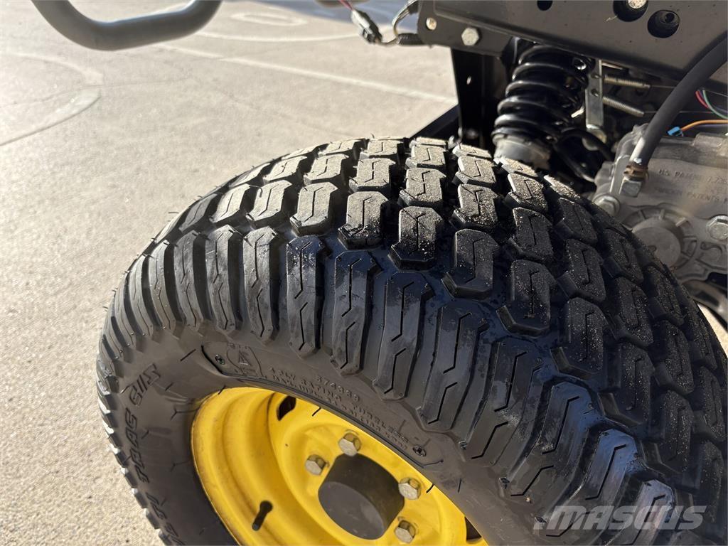 John Deere XUV855M Підсобні машини