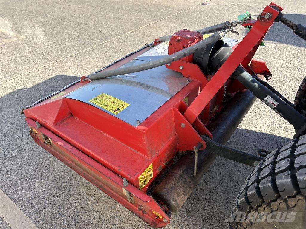 Trimax Striker 150 Навісні та причіпні косарки