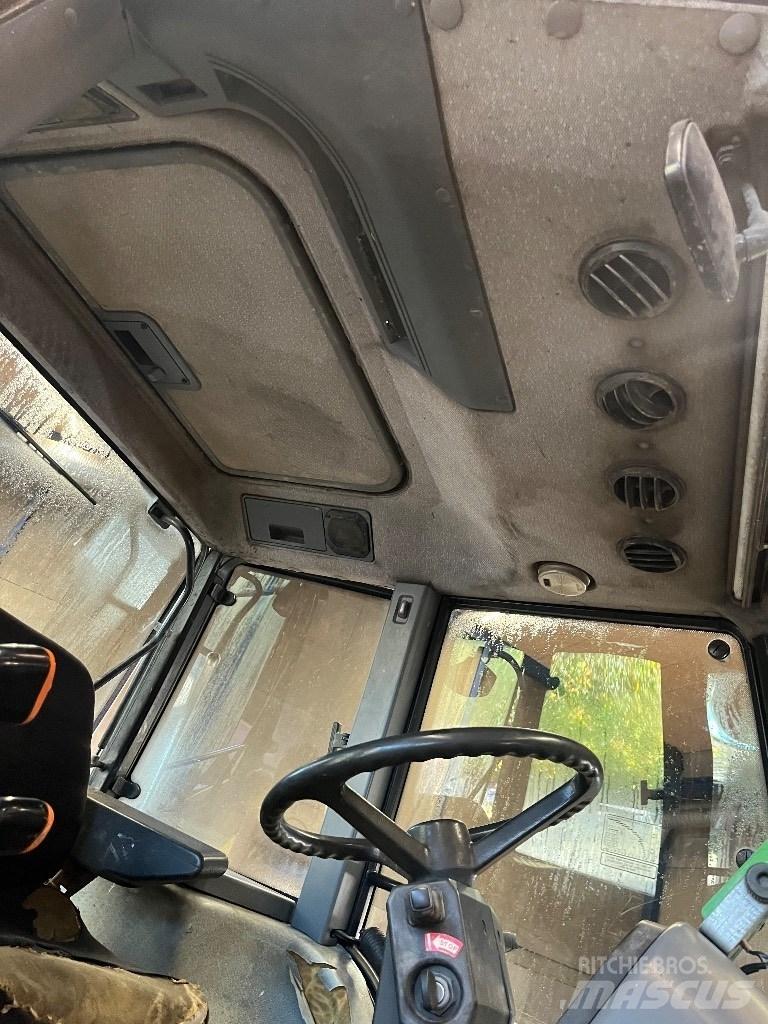 Ford 7840 SLE Трактори
