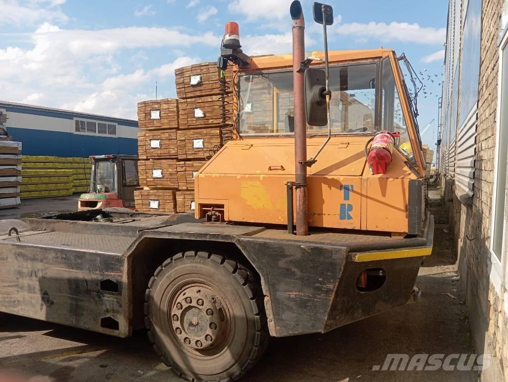 Sisu TR160 AL 4 X4 Термінальні трактори