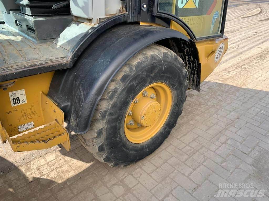 CAT 906 M Фронтальні навантажувачі