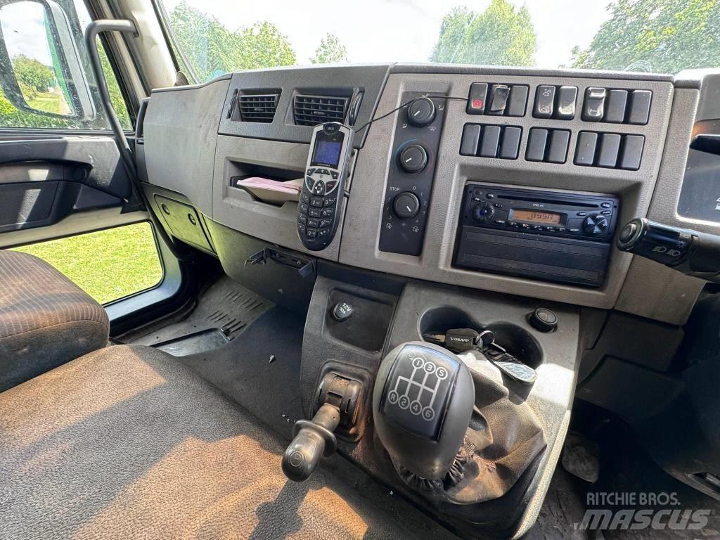 Volvo FL 240 Автотранспорт для перевезення тварин