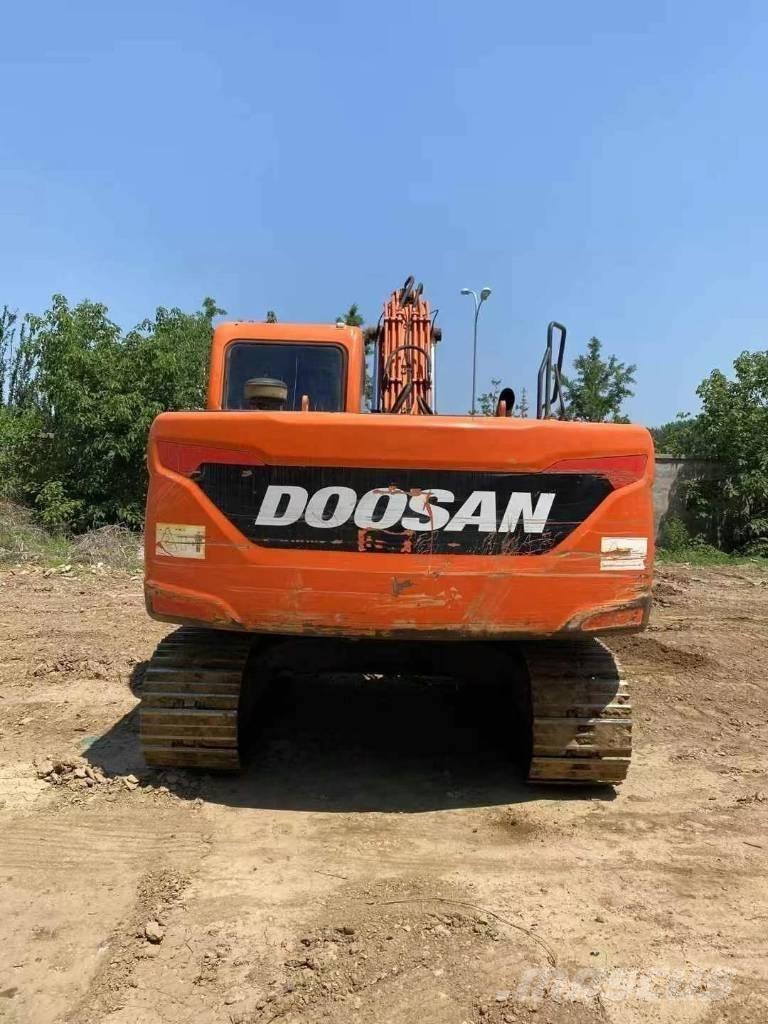 Doosan DX 130-9C Гусеничні екскаватори