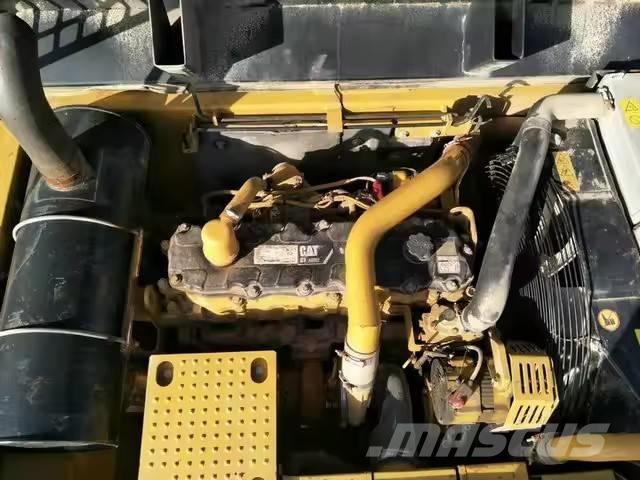 CAT 324 Гусеничні екскаватори