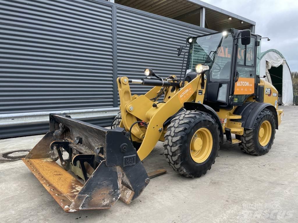 CAT 908M Фронтальні навантажувачі