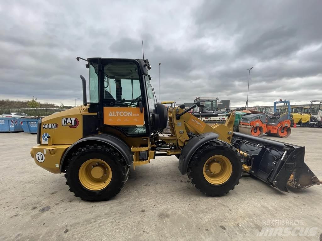 CAT 908M Фронтальні навантажувачі