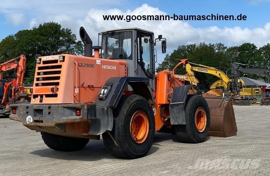 Hitachi LX 210 E Фронтальні навантажувачі