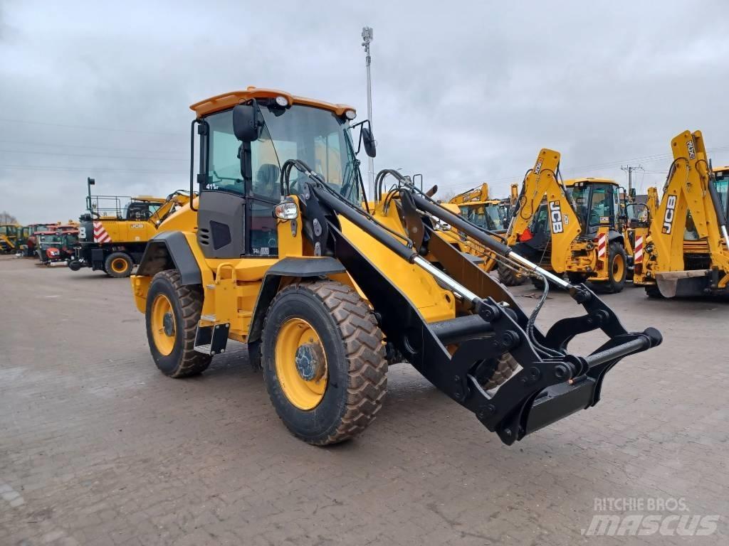 JCB 411 Фронтальні навантажувачі