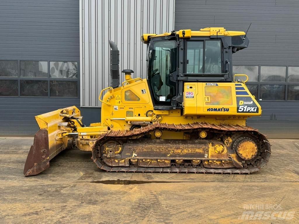 Komatsu D51PXi-24 Гусеничні бульдозери