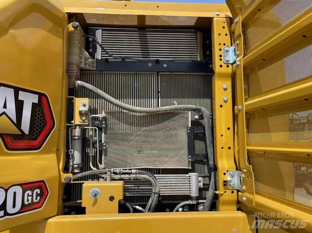 CAT 320GC Гусеничні екскаватори