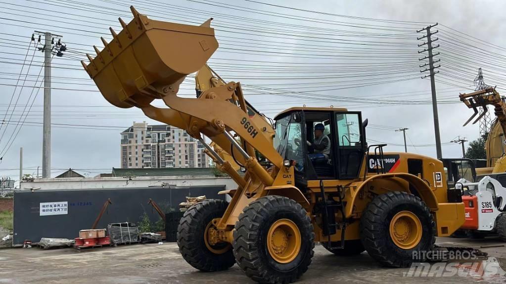 CAT 966 Фронтальні навантажувачі