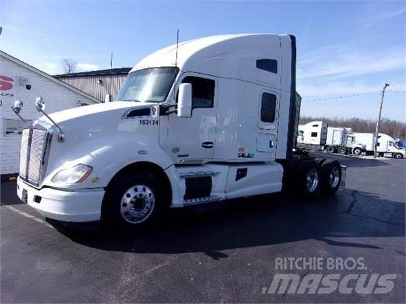 Kenworth T680 Тягачі