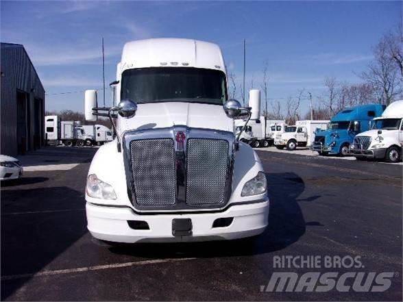 Kenworth T680 Тягачі