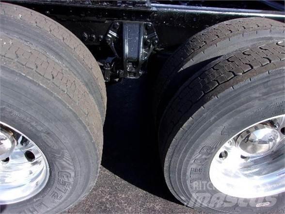 Kenworth T680 Тягачі