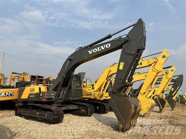 Volvo EC240 Гусеничні екскаватори