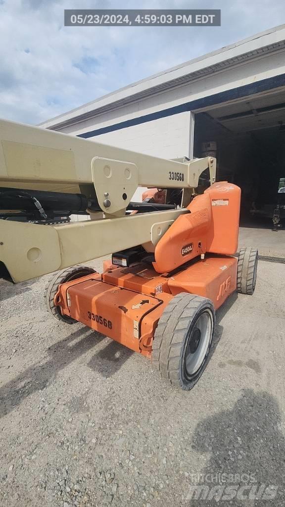 JLG E 450 AJ Колінчаті підйомники