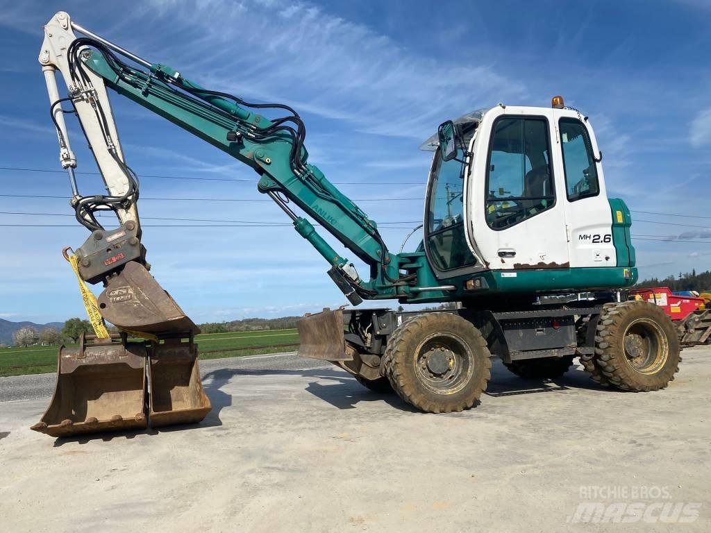 New Holland MH 2.6 Колісні екскаватори