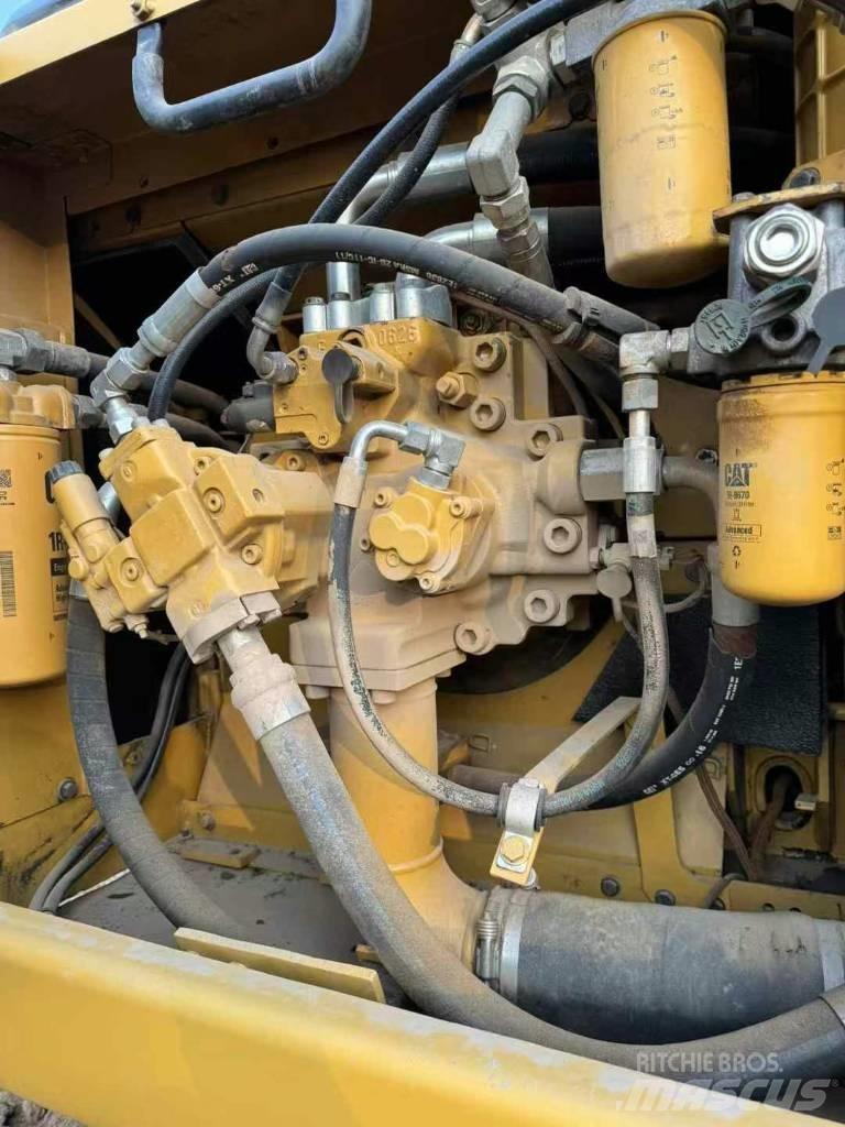 CAT 336 D Гусеничні екскаватори