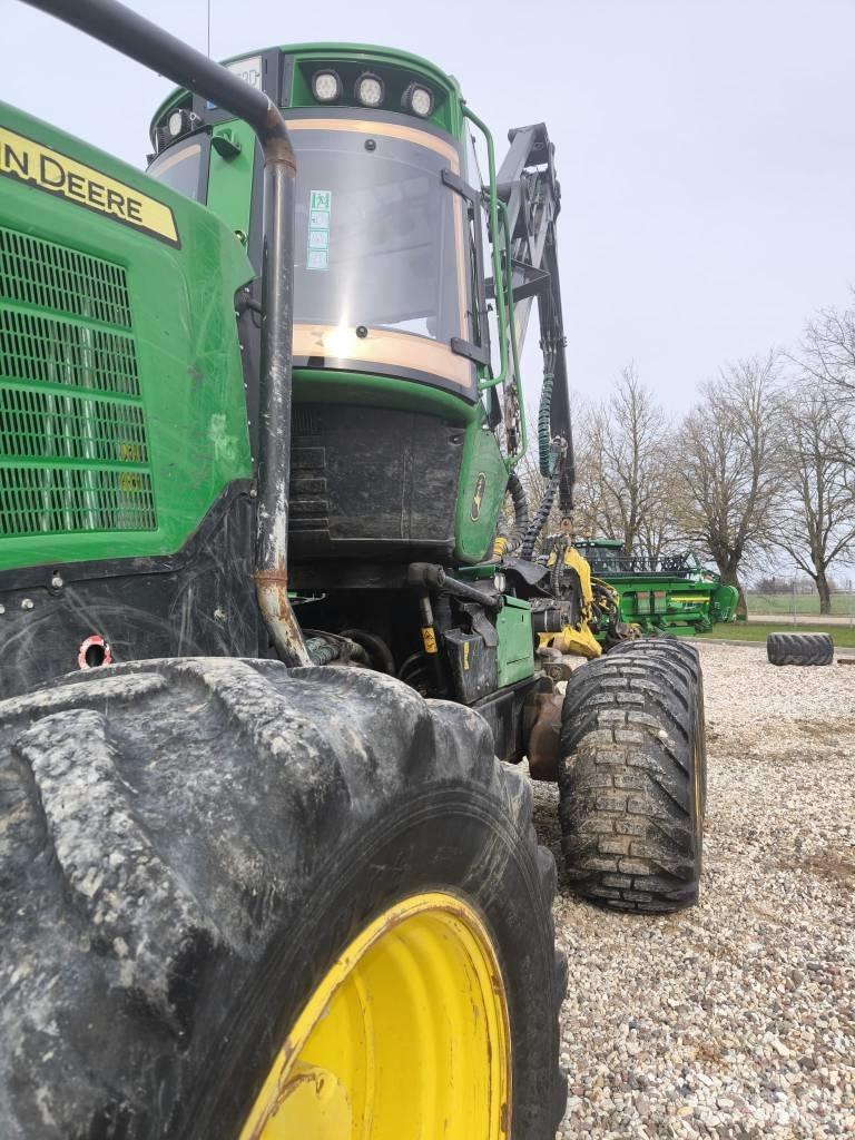 John Deere 1270G Харвестери