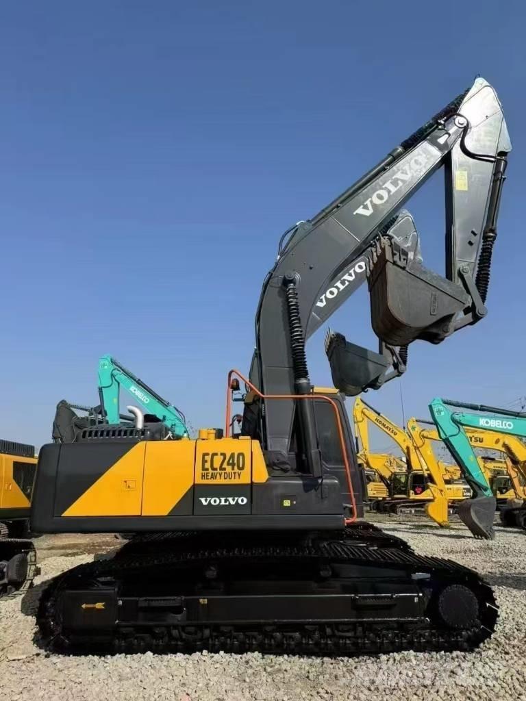 Volvo EC 240 Гусеничні екскаватори