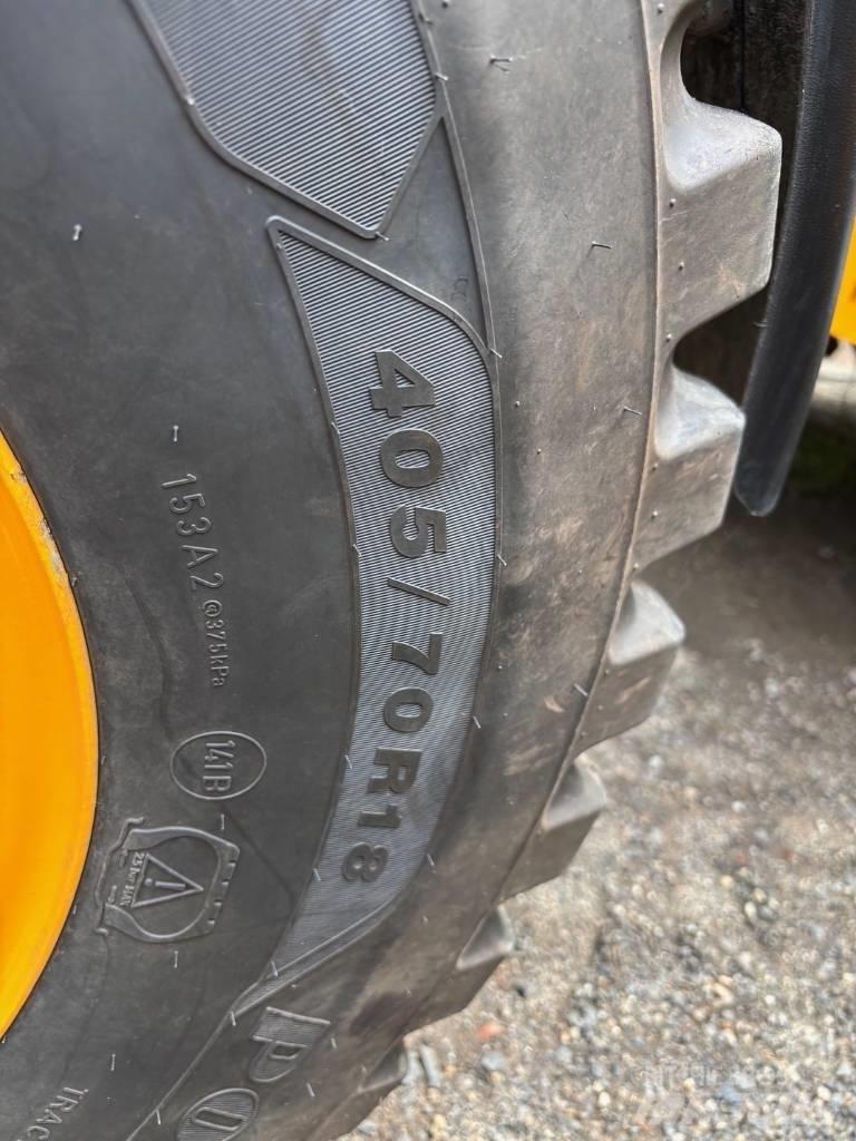 JCB 407 Фронтальні навантажувачі