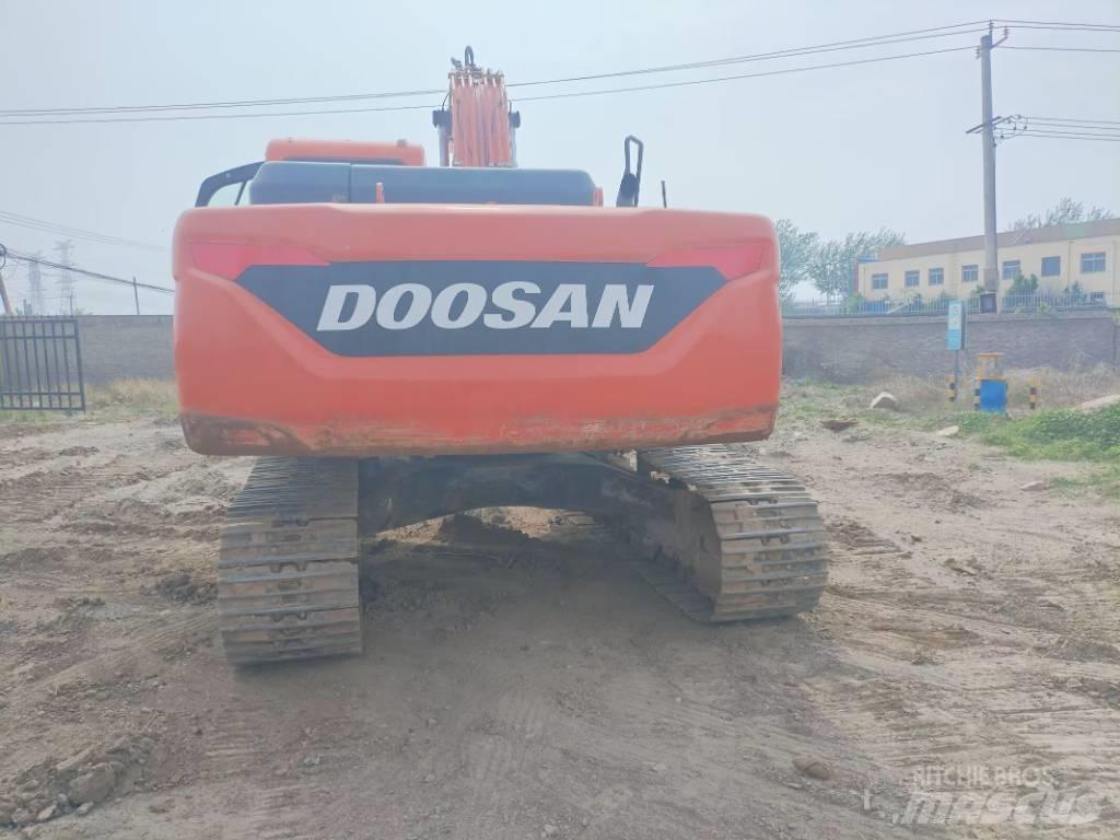 Doosan DX225LC-9C Гусеничні екскаватори