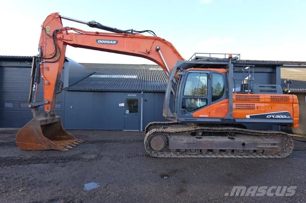 Doosan DX300LC Гусеничні екскаватори