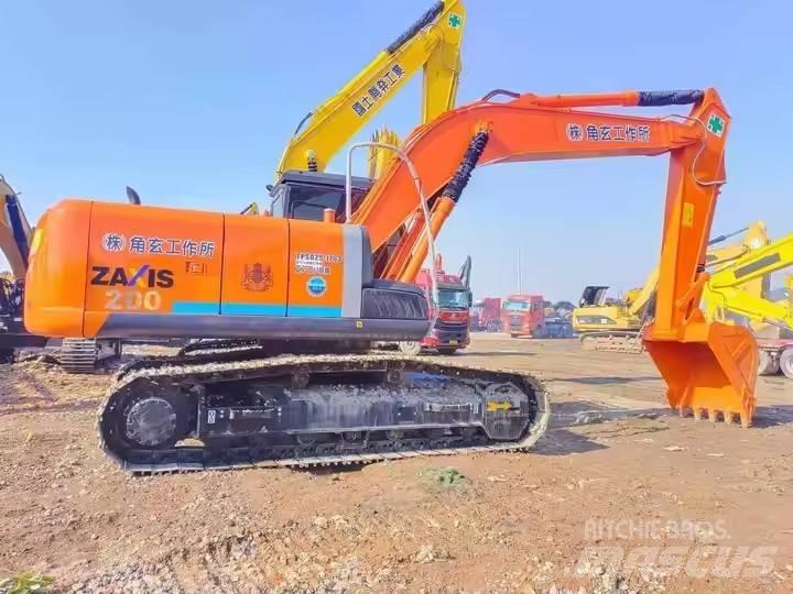 Hitachi ZX200 Гусеничні екскаватори
