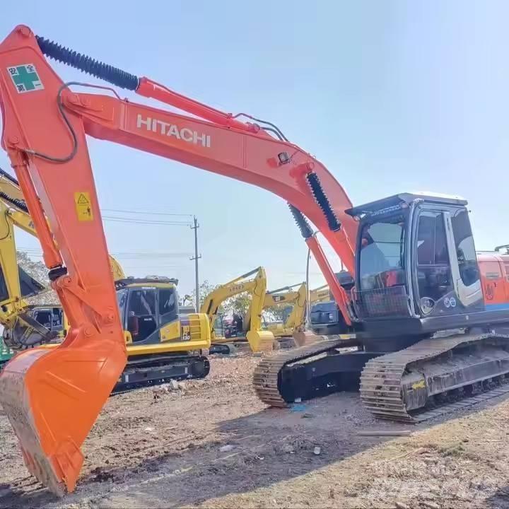 Hitachi ZX200 Гусеничні екскаватори