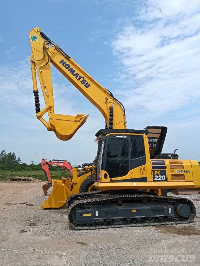 Komatsu PC 220-8 Гусеничні екскаватори