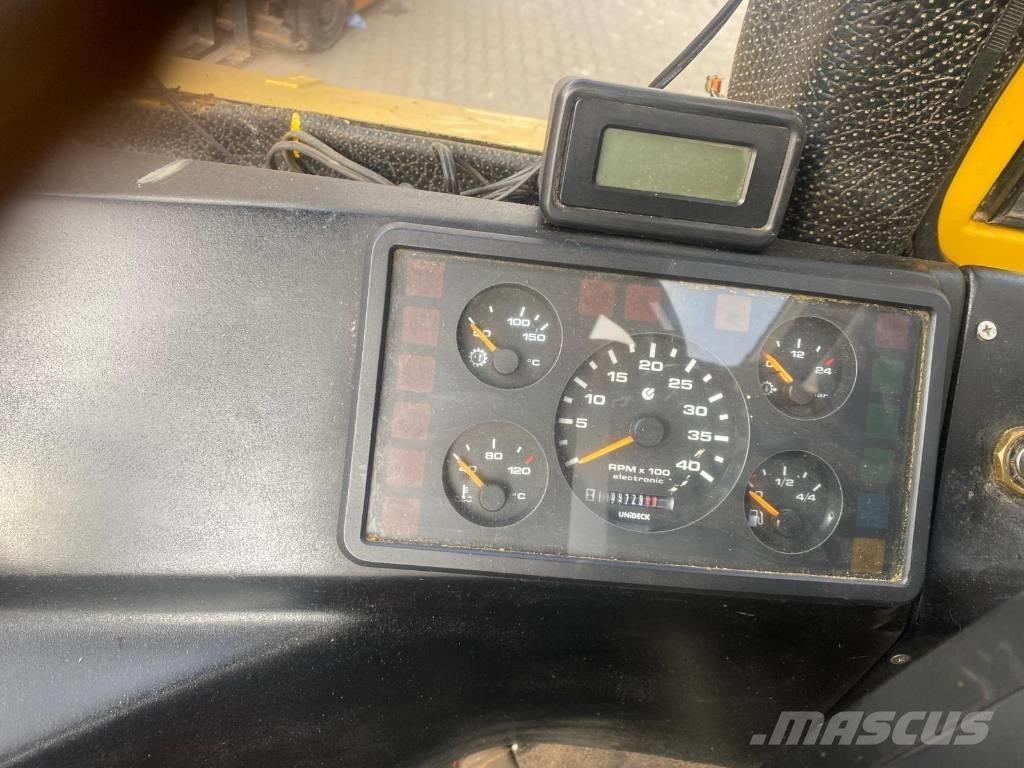HSM 904 Трельовочні трактора