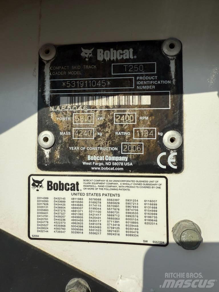Bobcat T 250 Гусеничні вантажники