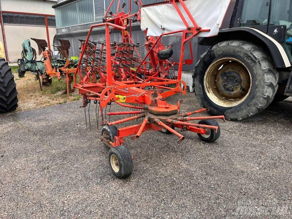 Kuhn GA 4121 G M Граблі і сінозворушувачі