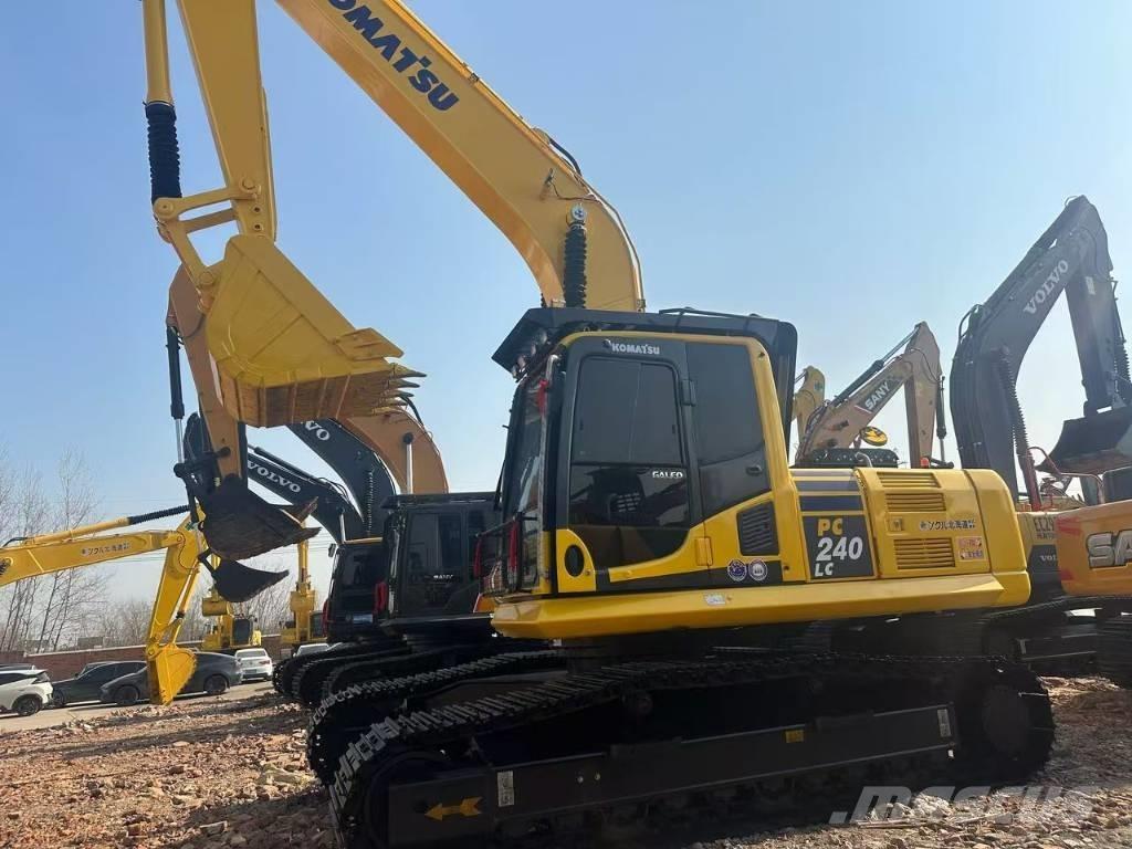Komatsu PC 240 Гусеничні екскаватори