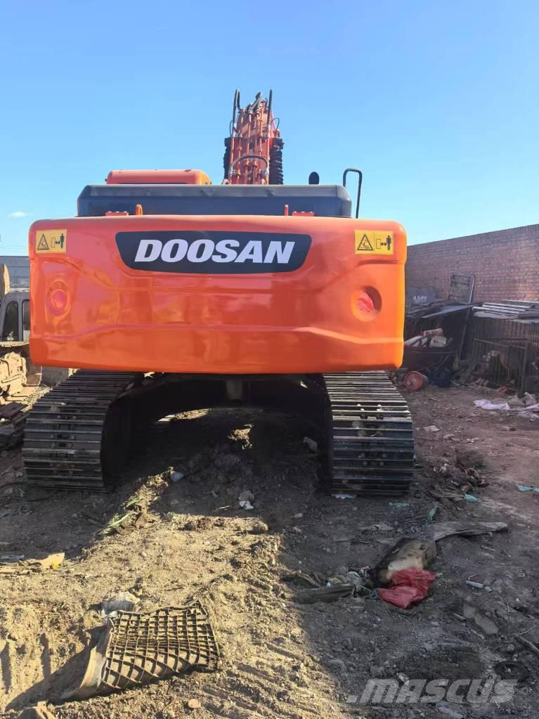 Doosan DX 225 LC Гусеничні екскаватори