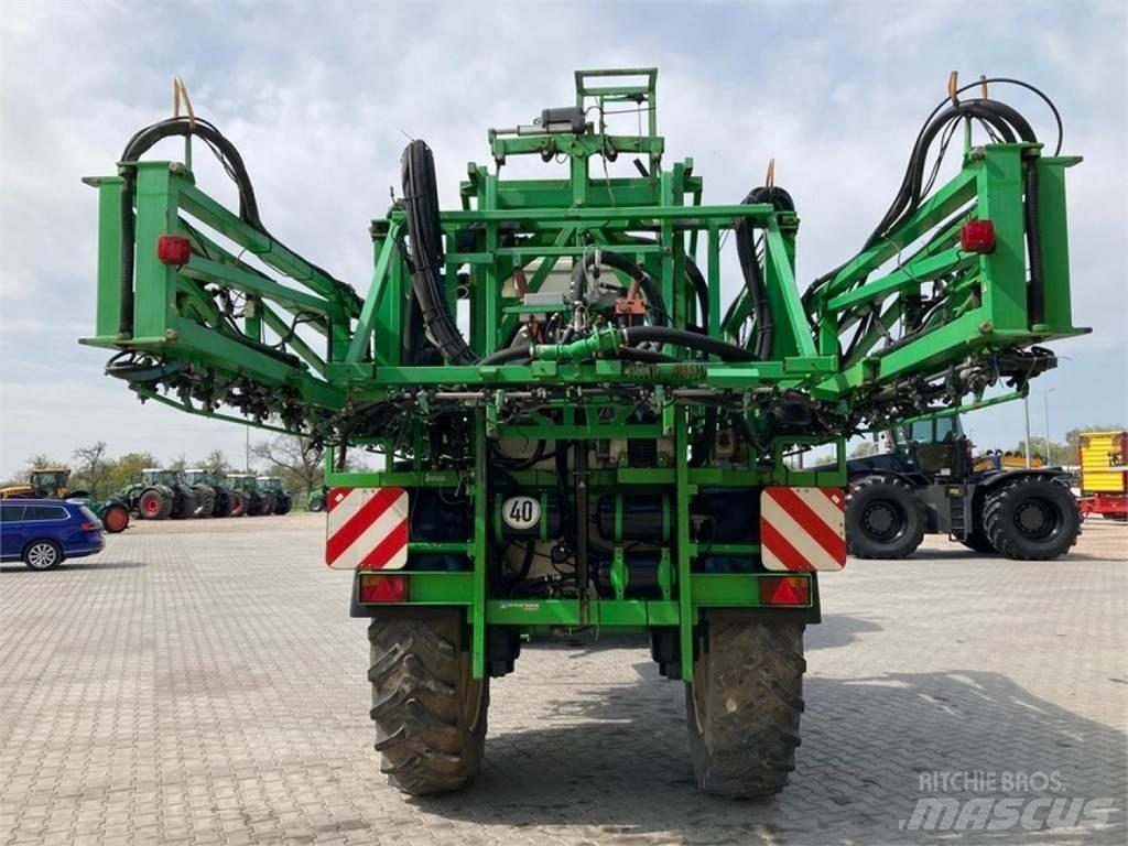 CHD D4233 Причіпні обприскувачі