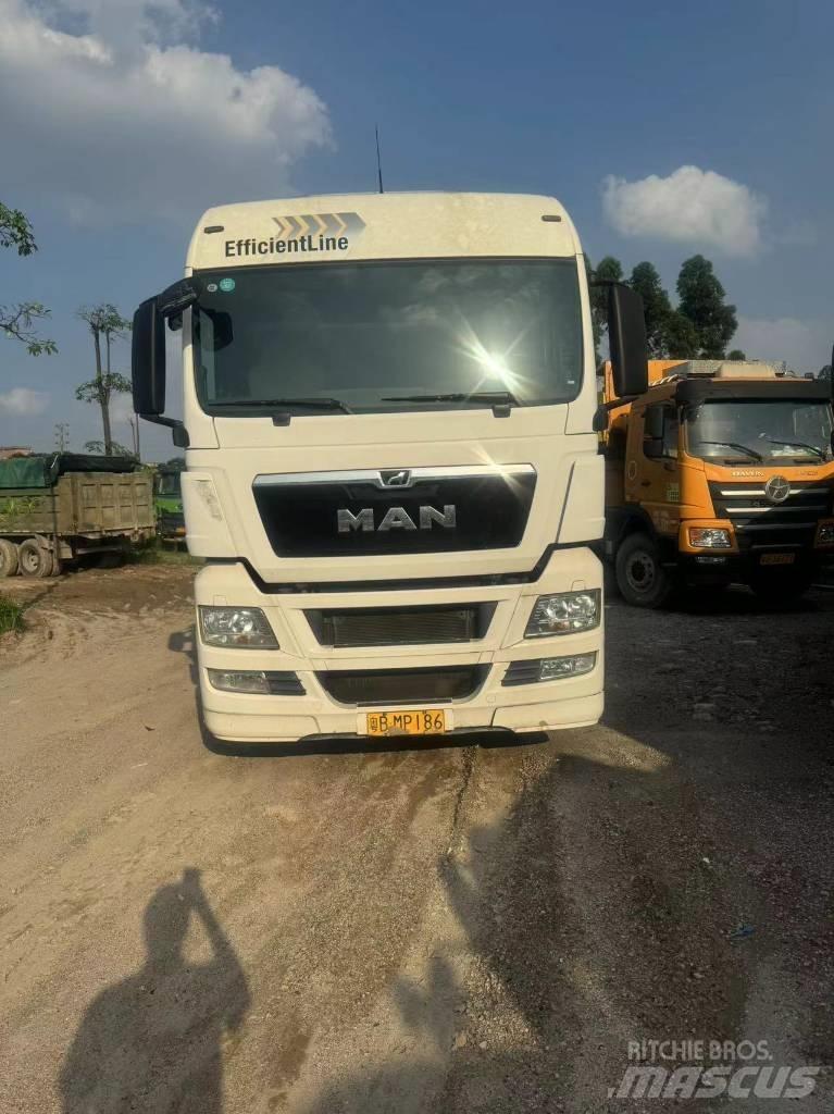 Sitrak SINOTRUCK 4x2 Тягачі