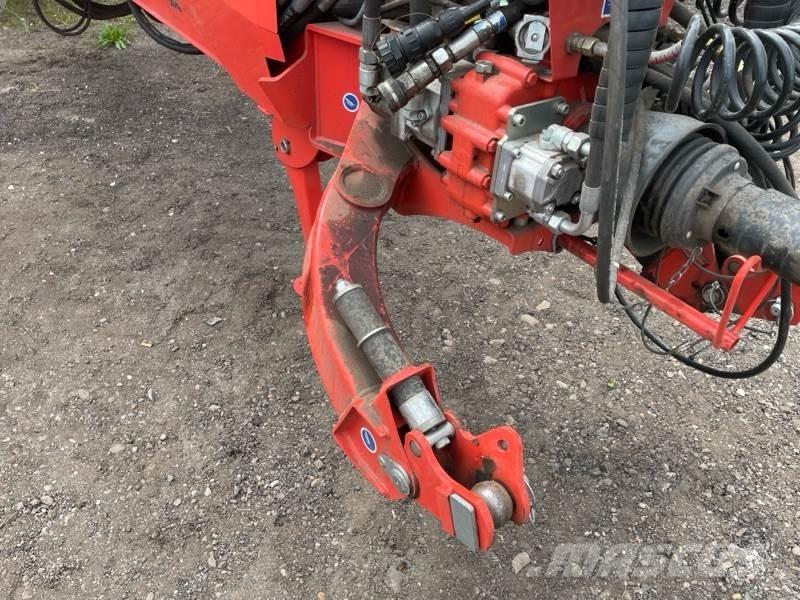 Kuhn GA13131 Прибиральні комбайни