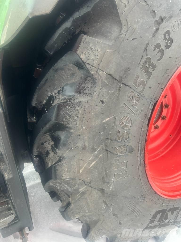 Fendt 824 Vario Трактори