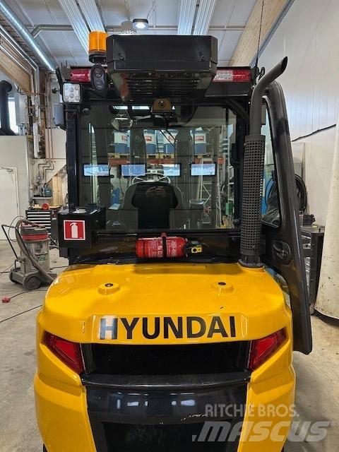 Hyundai 35 DA-9 Дизельні навантажувачі