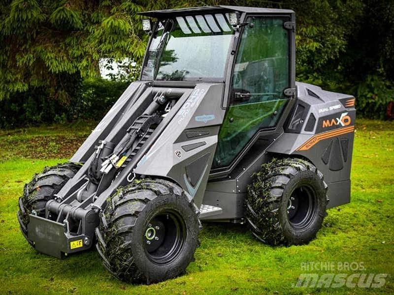 Cast Loader MAXO 57D Малі навантажувачі
