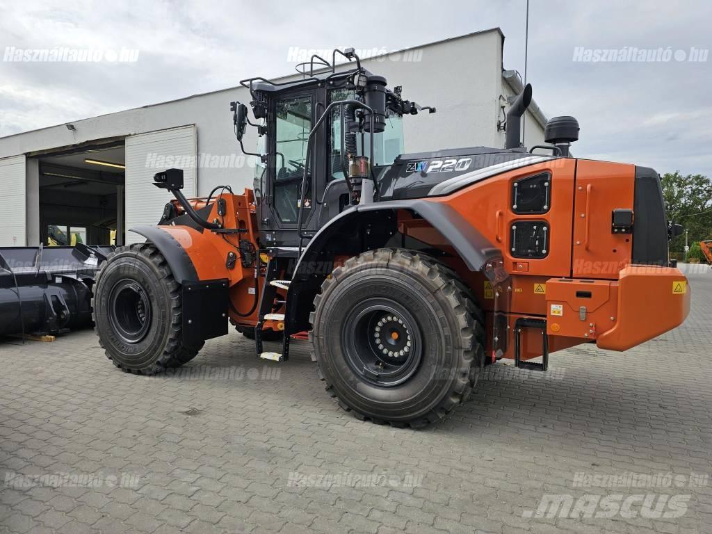 Hitachi ZW 250-7 Фронтальні навантажувачі