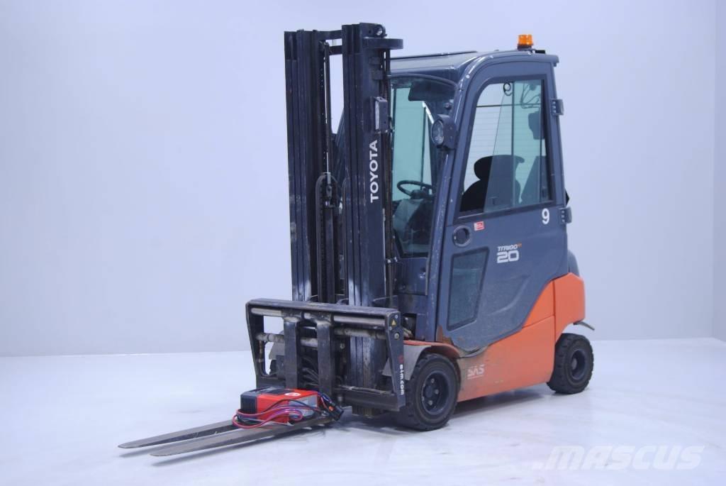 Toyota 8FBMK20T Електронавантажувачі
