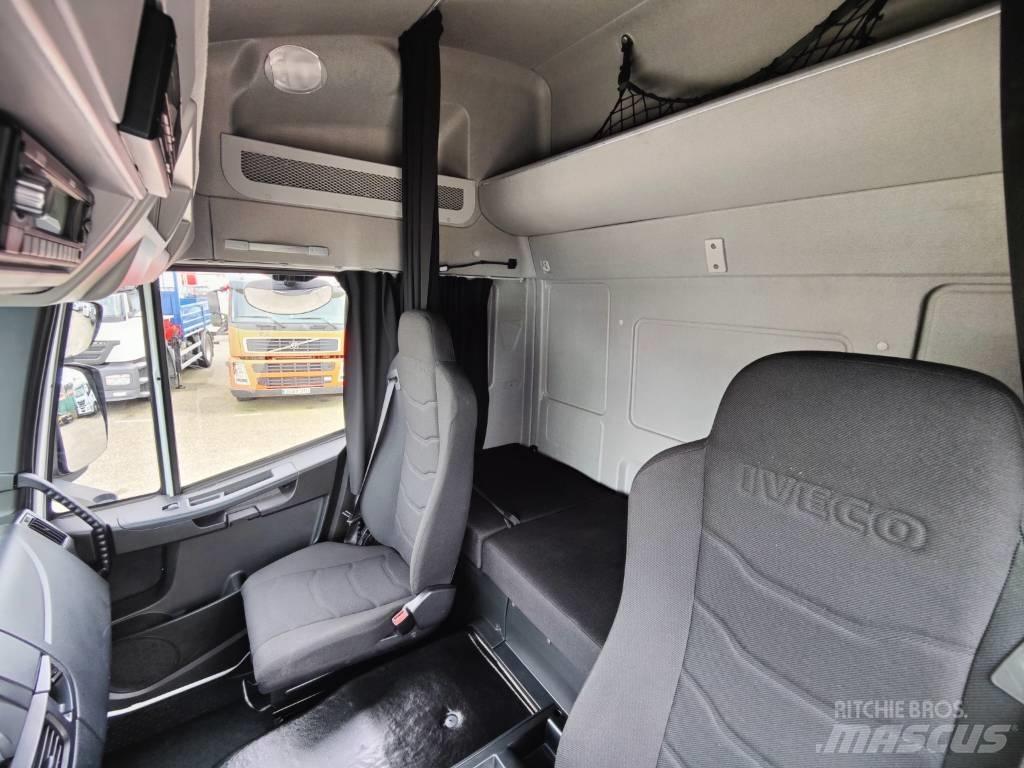Iveco 180E 28 Фургони
