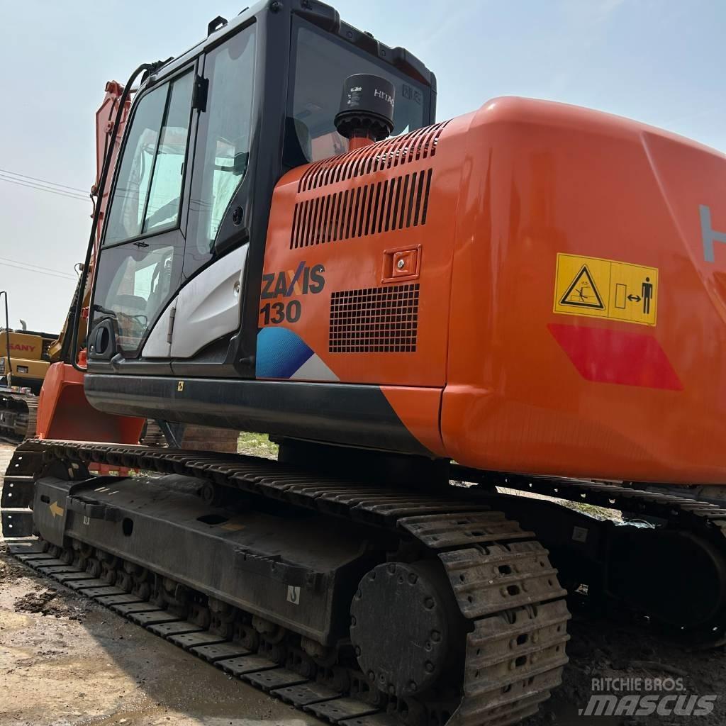 Hitachi 130 Гусеничні екскаватори