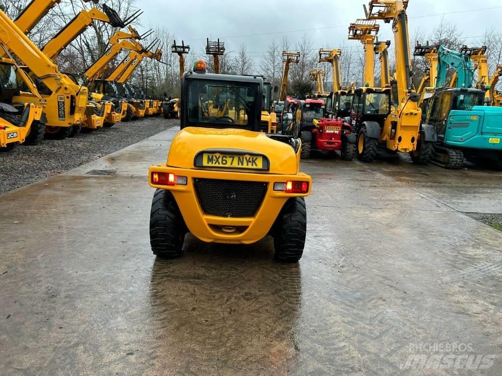 JCB 520-40 Телескопічні навантажувачі