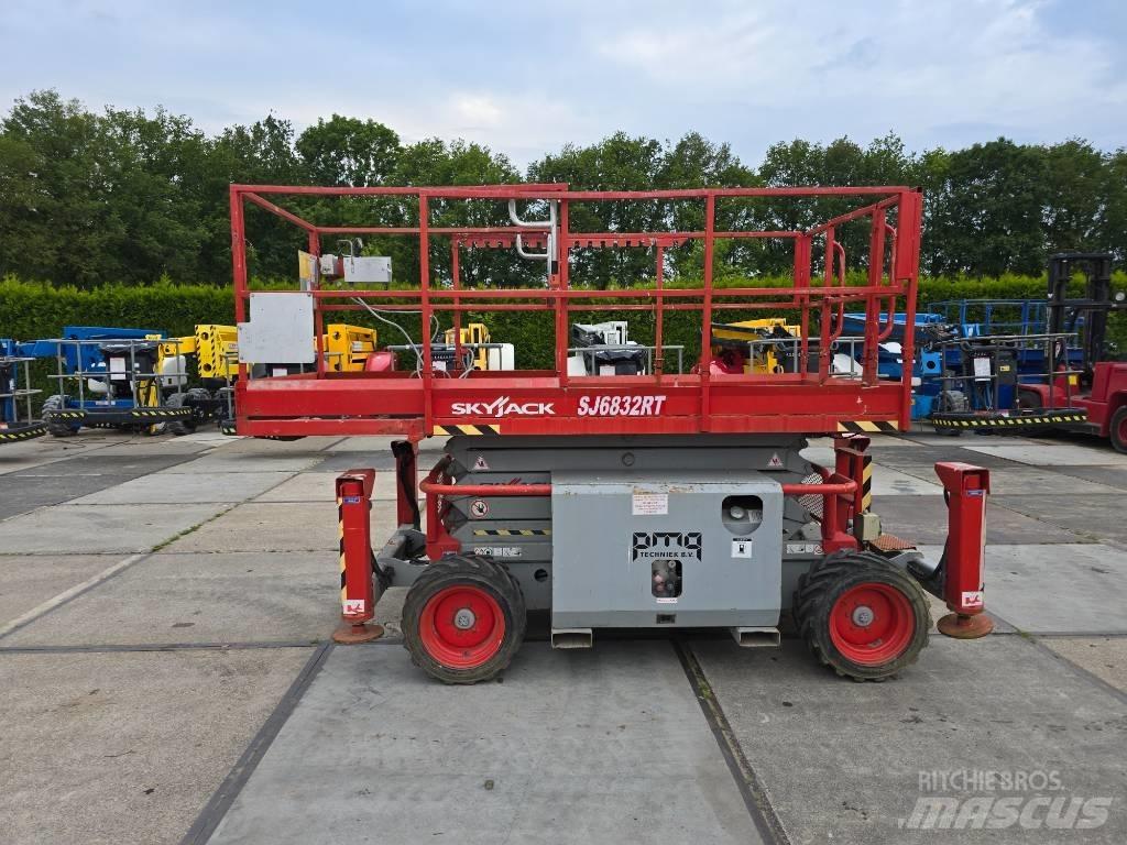 SkyJack SJ 6832 RT Підйомники-ножиці