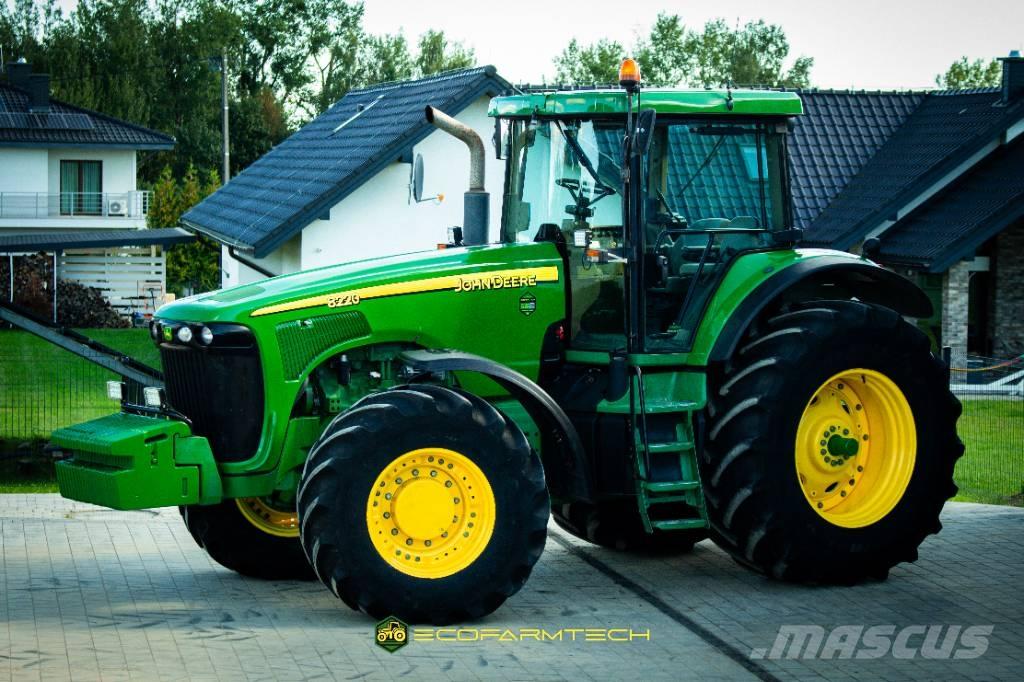 John Deere 8220 Трактори