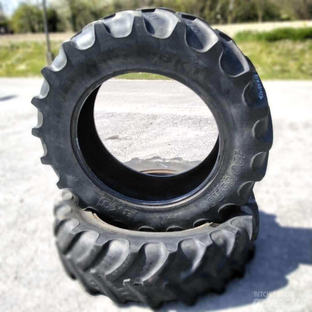 BKT 420/85R38 Колеса