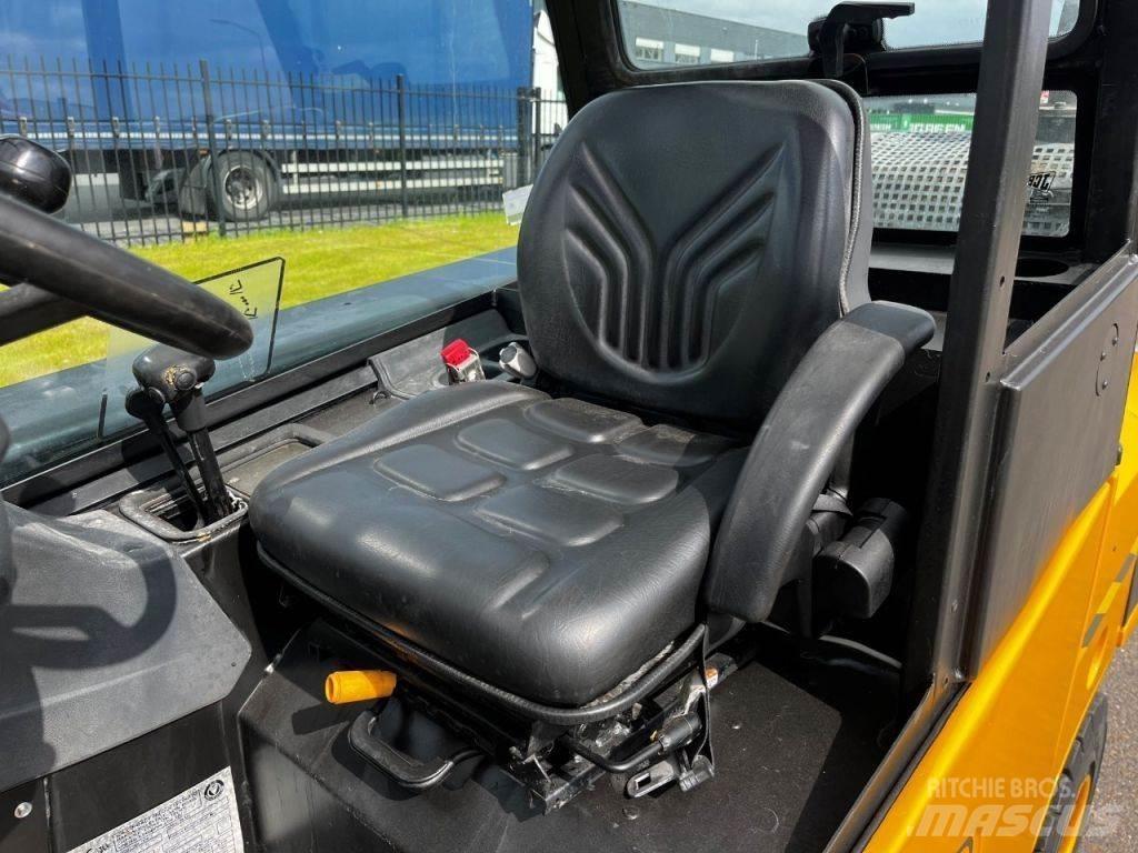 JCB TLT30 Телескопічні фронтальні навантажувачі